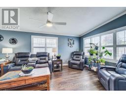 11 HEMLOCK CRESCENT - 16
