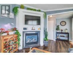 11 HEMLOCK CRESCENT - 18