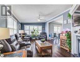 11 HEMLOCK CRESCENT - 19