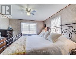 11 HEMLOCK CRESCENT - 20