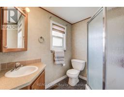 11 HEMLOCK CRESCENT - 23