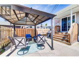 11 HEMLOCK CRESCENT - 29