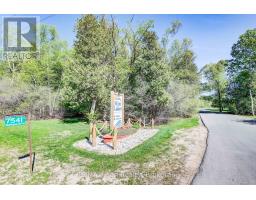 11 HEMLOCK CRESCENT - 34