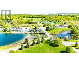 11 HEMLOCK CRESCENT - 45