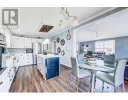 11 HEMLOCK CRESCENT - 8