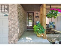 229 SILURIAN DRIVE - 9