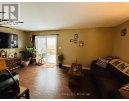 660 GLORIA STREET - 2