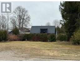 160 HURON STREET S - 3