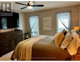 459 RICHARD CRESCENT - 12