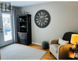 459 RICHARD CRESCENT - 14