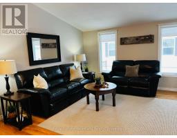 459 RICHARD CRESCENT - 4