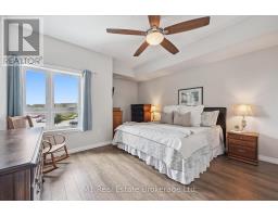 215 - 35 KINGSBURY SQUARE - 18