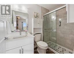 215 - 35 KINGSBURY SQUARE - 20