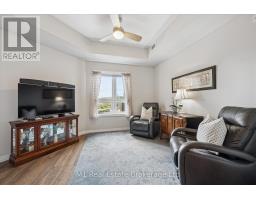 215 - 35 KINGSBURY SQUARE - 23