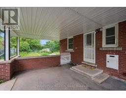 4 CAMPION AVENUE - 33