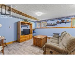 39 EASTWOOD CRESCENT - 26