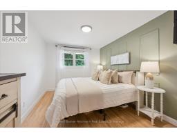 12 SHEA CRESCENT - 12
