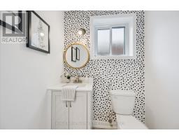 12 SHEA CRESCENT - 16