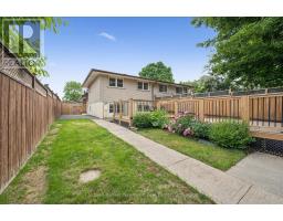 12 SHEA CRESCENT - 24