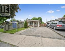 12 SHEA CRESCENT - 26