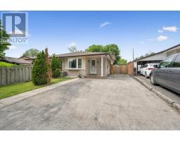 12 SHEA CRESCENT - 27
