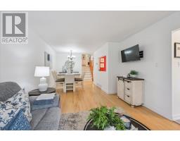 12 SHEA CRESCENT - 30