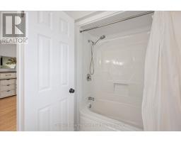 12 SHEA CRESCENT - 31