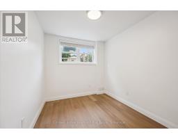 12 SHEA CRESCENT - 32