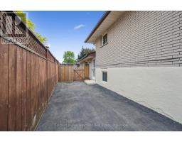12 SHEA CRESCENT - 33
