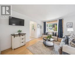 12 SHEA CRESCENT - 4