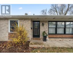 156 JOHN STREET N - 7