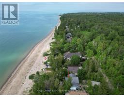 803 VICTORIA ROAD - 34