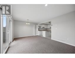 64 HASLER CRESCENT - 17