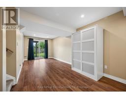64 HASLER CRESCENT - 31