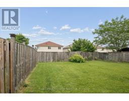 64 HASLER CRESCENT - 36