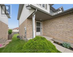 64 HASLER CRESCENT - 8