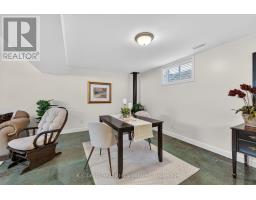 297 BETHUNE CRESCENT - 27