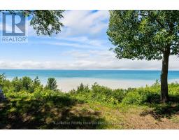 297 BETHUNE CRESCENT - 34