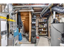 297 BETHUNE CRESCENT - 39
