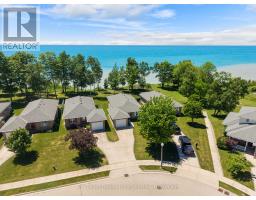 297 BETHUNE CRESCENT - 40