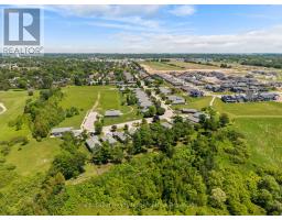 297 BETHUNE CRESCENT - 44