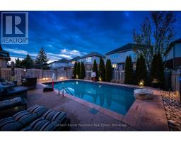 68 GREY OAK DRIVE - 44