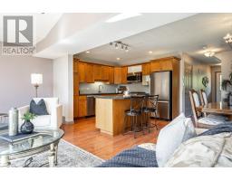 43 GREGORY CRESCENT - 19