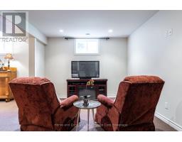 43 GREGORY CRESCENT - 37