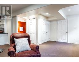 43 GREGORY CRESCENT - 38