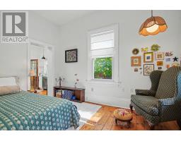 174 NEEVE STREET - 20