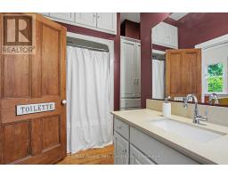 174 NEEVE STREET - 25