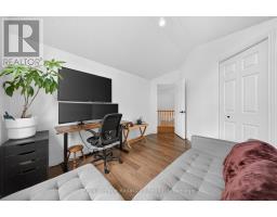 15 CAMM CRESCENT - 25