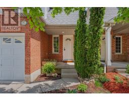 15 CAMM CRESCENT - 4