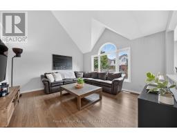 15 CAMM CRESCENT - 9